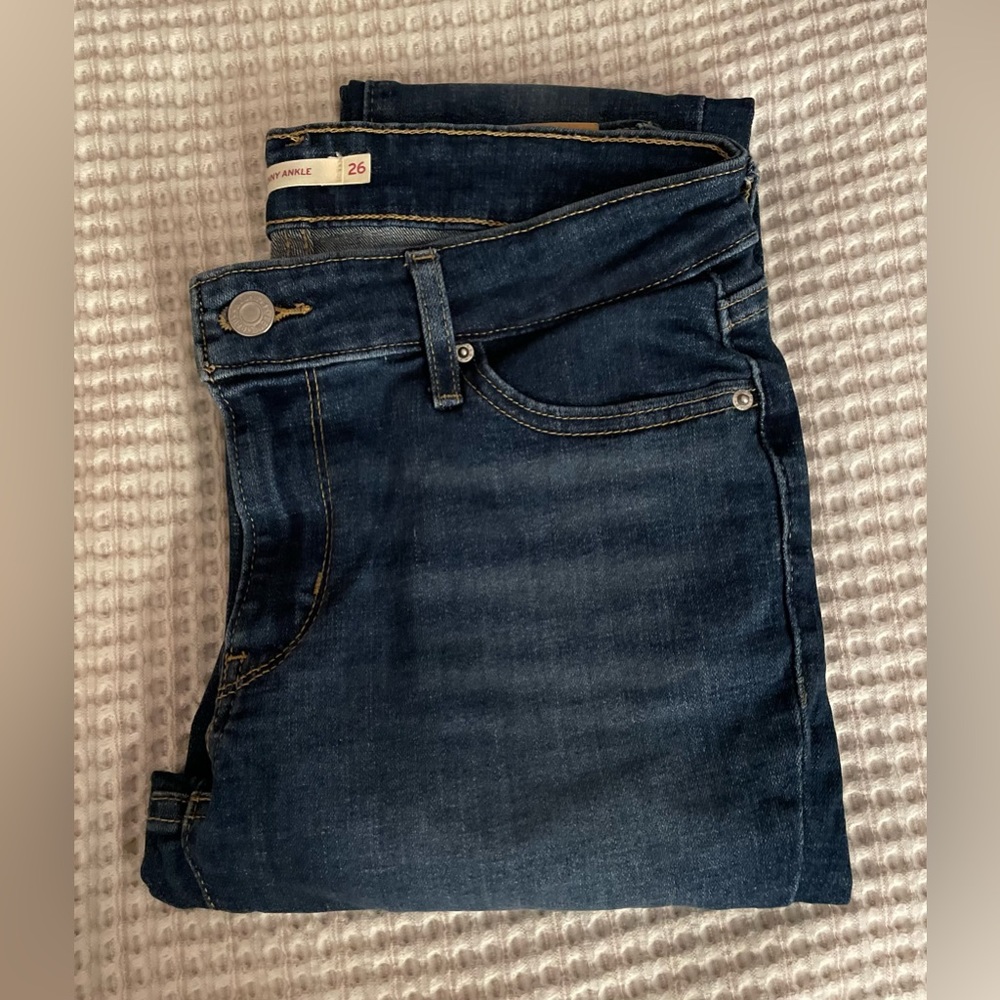 Levis 711 Skinny Ankle Jeans